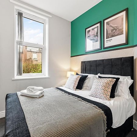 20 Percent Off! Stylish Sheffield Abode Sleeps 12 아파트 외부 사진