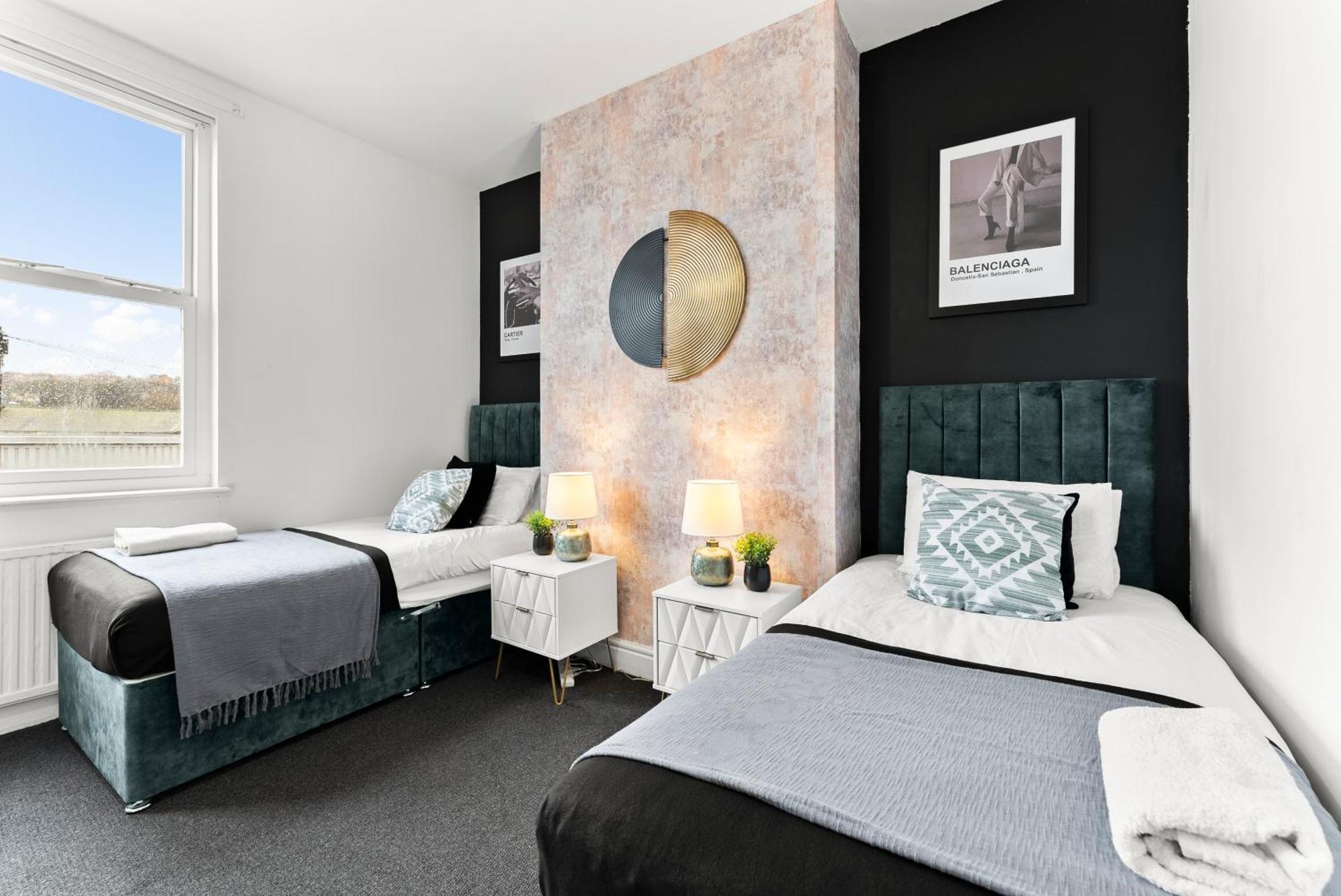20 Percent Off! Stylish Sheffield Abode Sleeps 12 아파트 외부 사진
