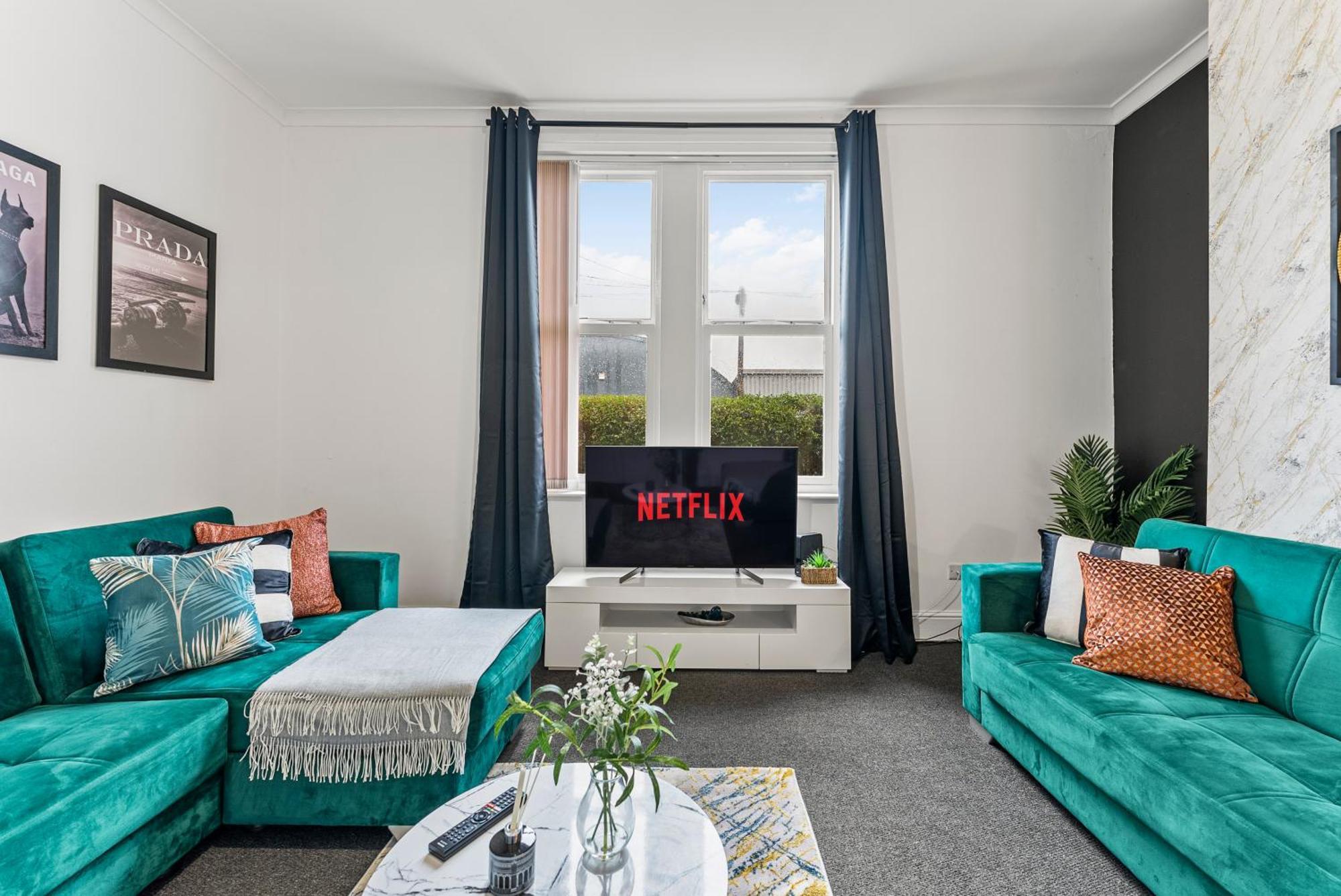 20 Percent Off! Stylish Sheffield Abode Sleeps 12 아파트 외부 사진
