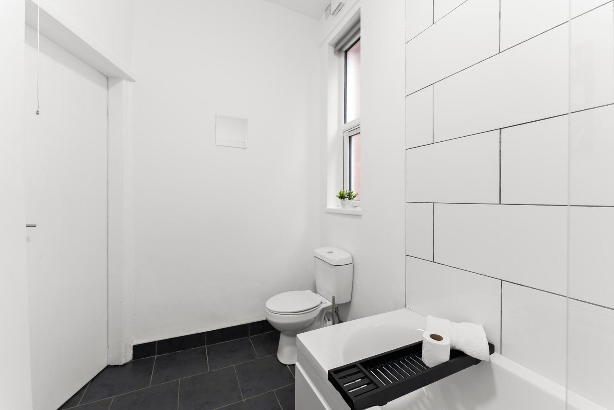 20 Percent Off! Stylish Sheffield Abode Sleeps 12 아파트 외부 사진