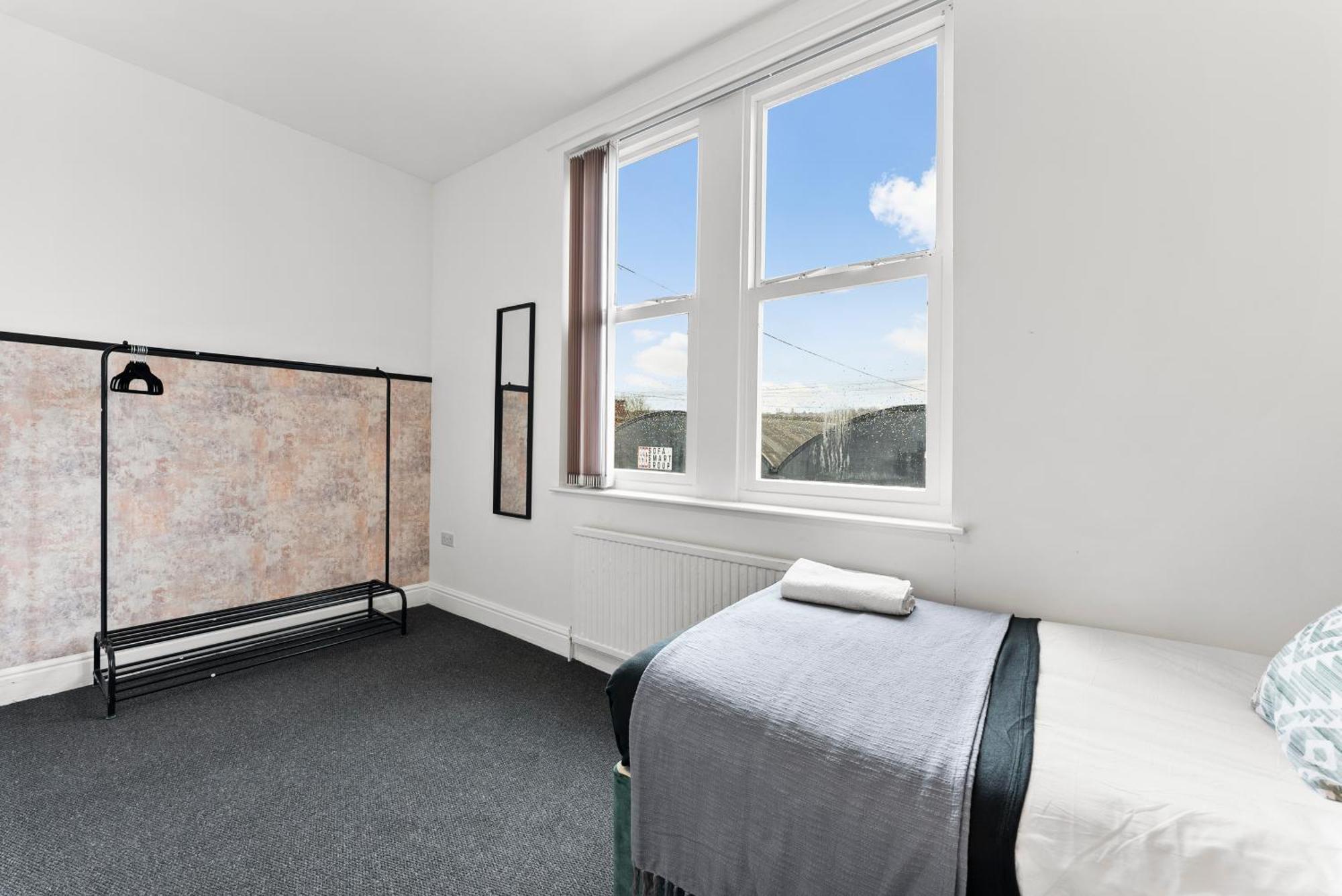 20 Percent Off! Stylish Sheffield Abode Sleeps 12 아파트 외부 사진