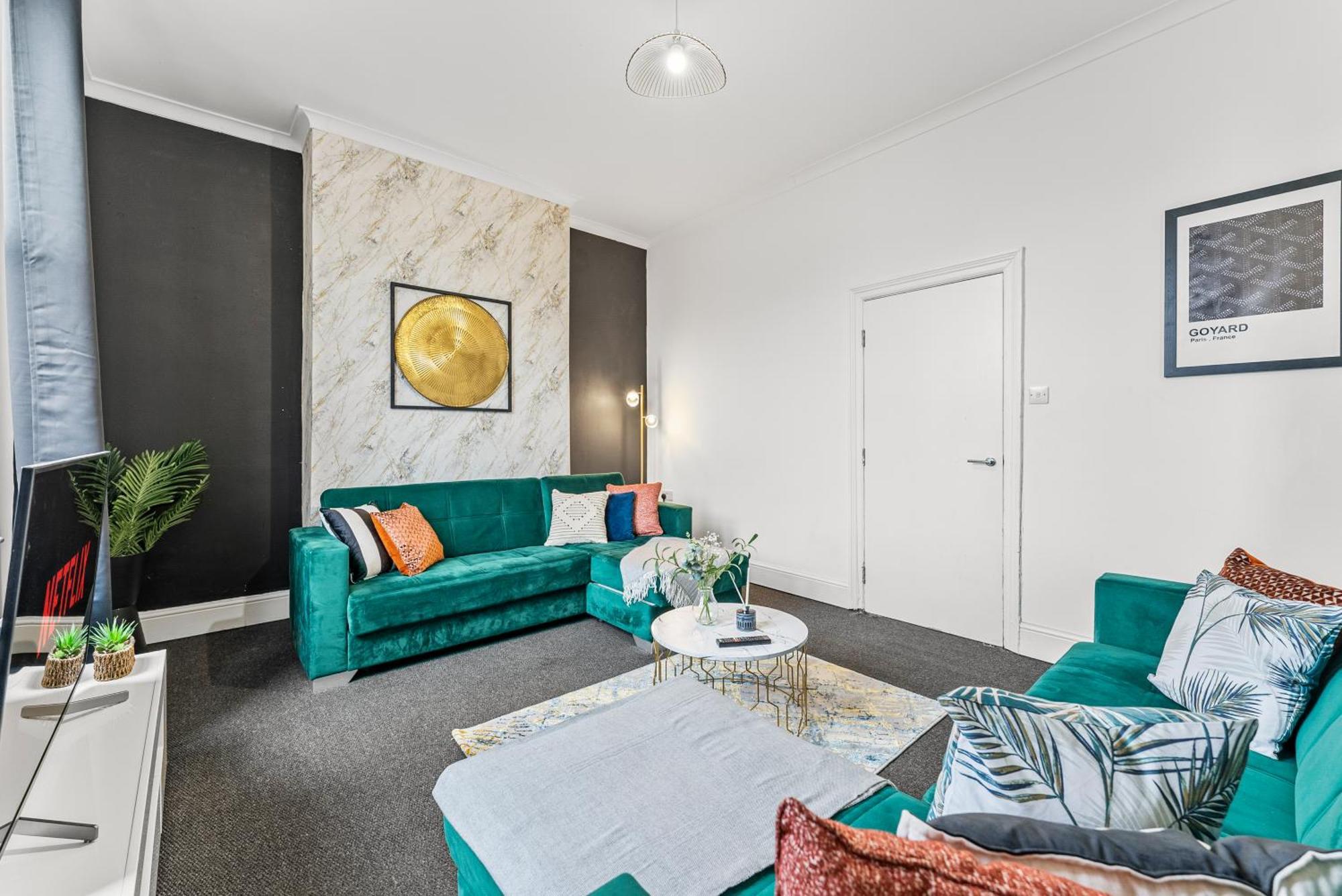 20 Percent Off! Stylish Sheffield Abode Sleeps 12 아파트 외부 사진