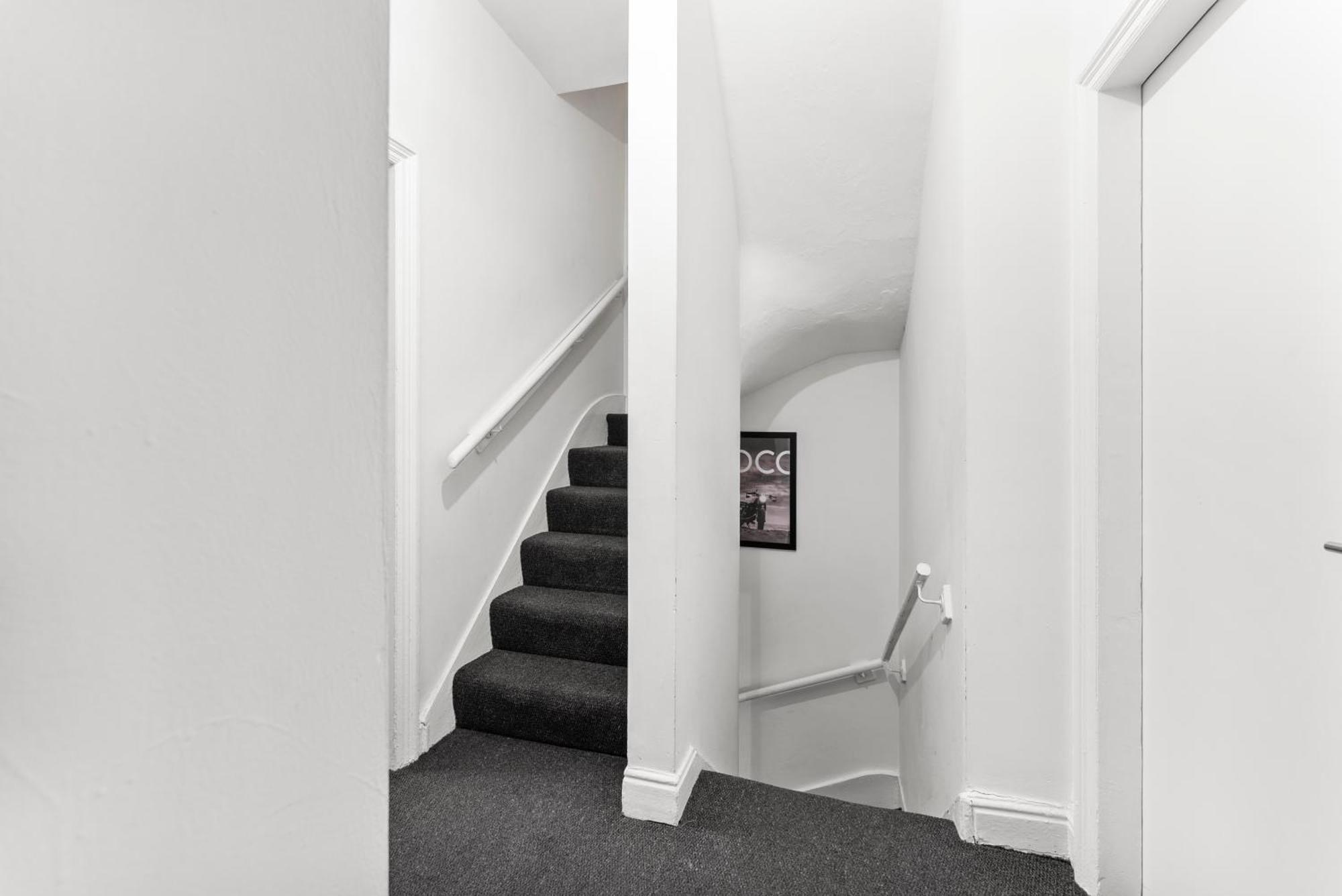 20 Percent Off! Stylish Sheffield Abode Sleeps 12 아파트 외부 사진