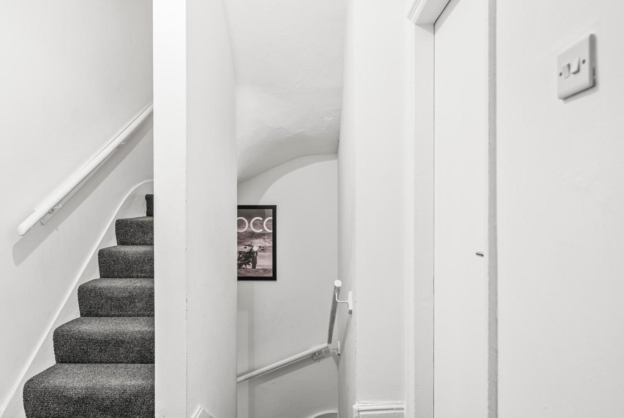 20 Percent Off! Stylish Sheffield Abode Sleeps 12 아파트 외부 사진