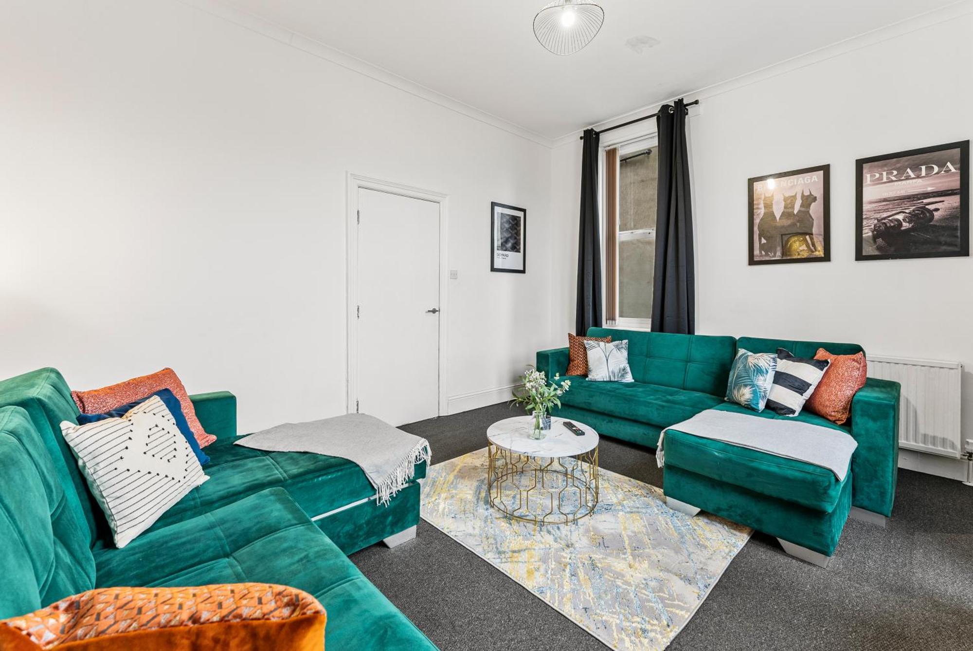 20 Percent Off! Stylish Sheffield Abode Sleeps 12 아파트 외부 사진